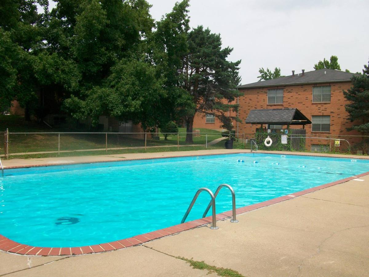 Apartment for rent at 11008 E Clear Skies Dr, Saint Louis, MO 63114