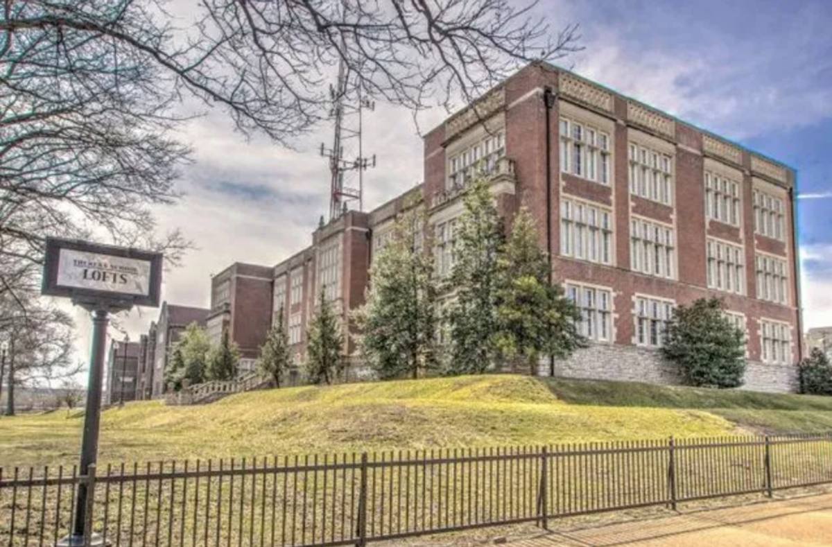 Apartment for rent at 1517 S Theresa Ave, Saint Louis, MO 63104