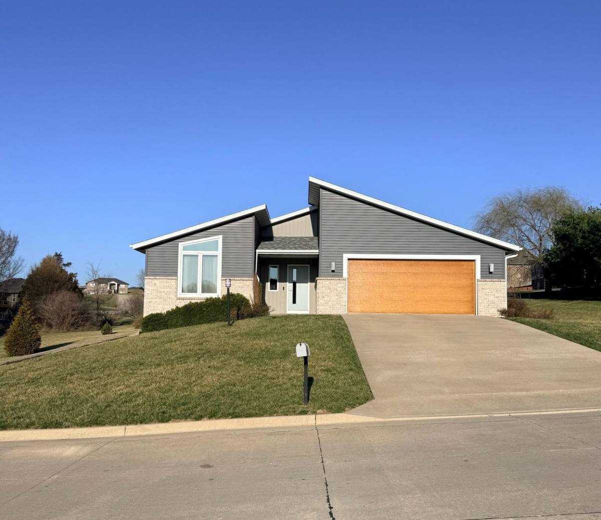 House for rent at 227 Paradigm Dr, Jefferson City, MO 65109