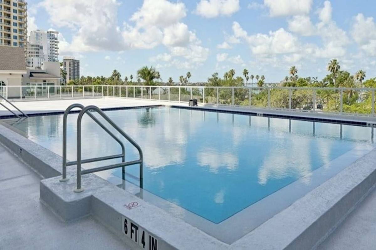 Condo for rent at 101 S Gulfstream Ave, Sarasota, FL 34236