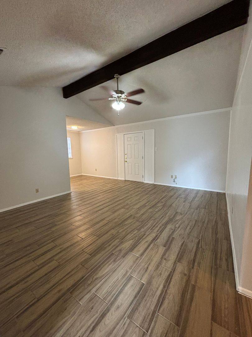 House for rent at 912 Vaughn Dr, Burleson, TX 76028