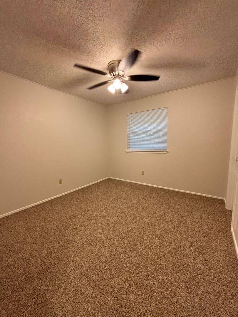 House for rent at 912 Vaughn Dr, Burleson, TX 76028