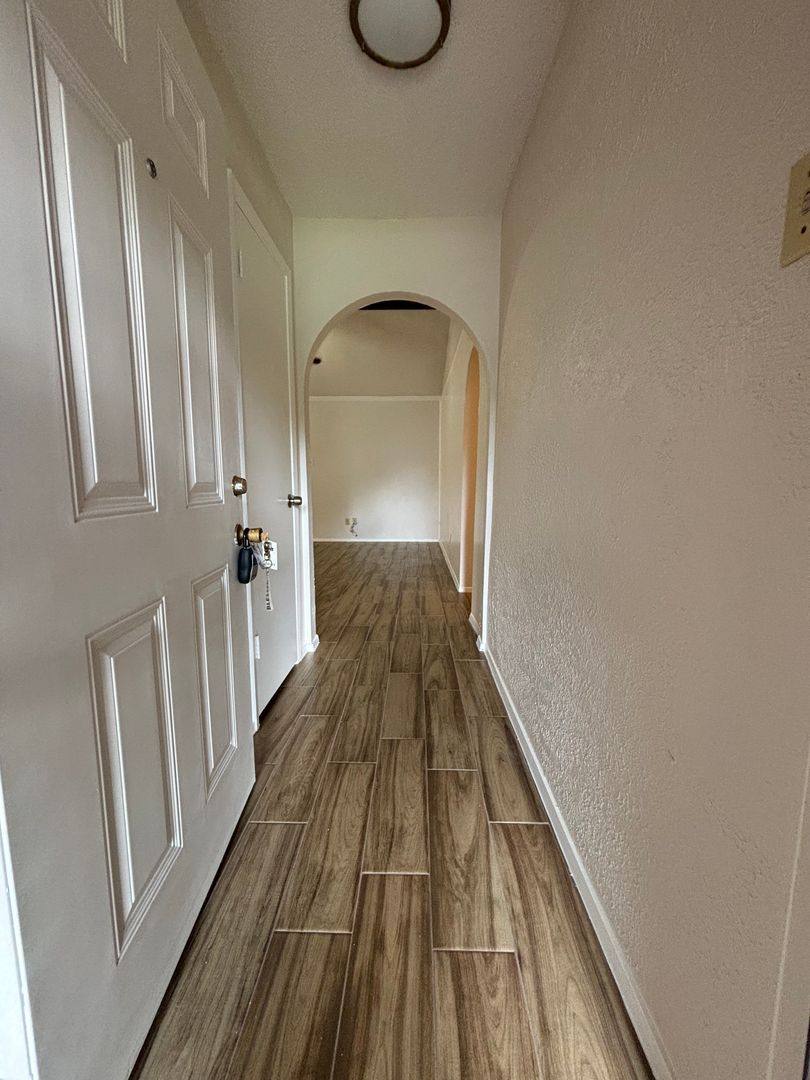 House for rent at 912 Vaughn Dr, Burleson, TX 76028