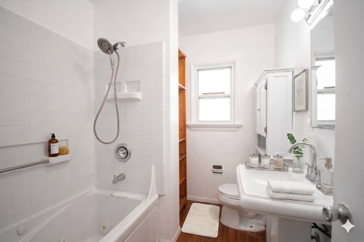 Apartment for rent at 1781 Washington Way, Venice, CA 90291