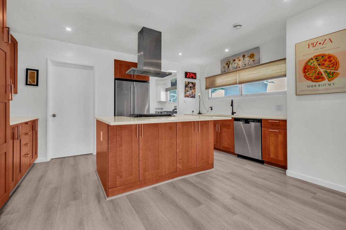 House for rent at 6415 W 87th St, Los Angeles, CA 90045