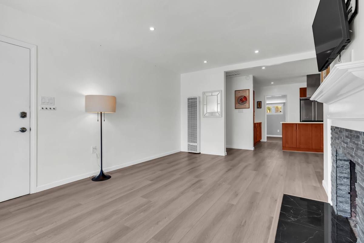House for rent at 6415 W 87th St, Los Angeles, CA 90045