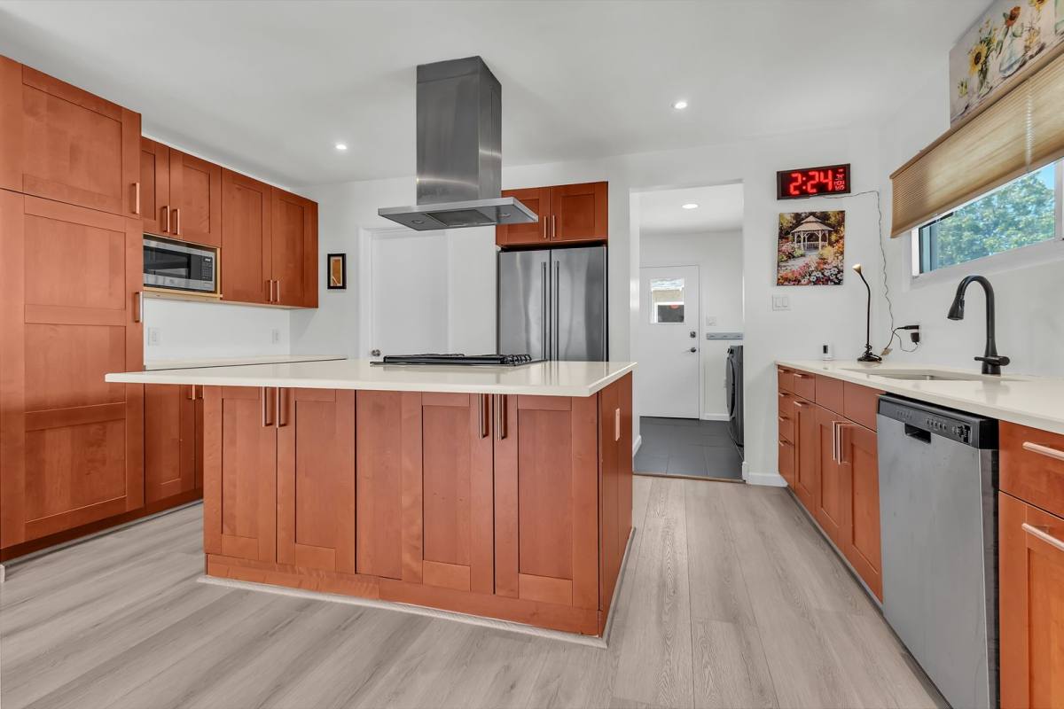 House for rent at 6415 W 87th St, Los Angeles, CA 90045