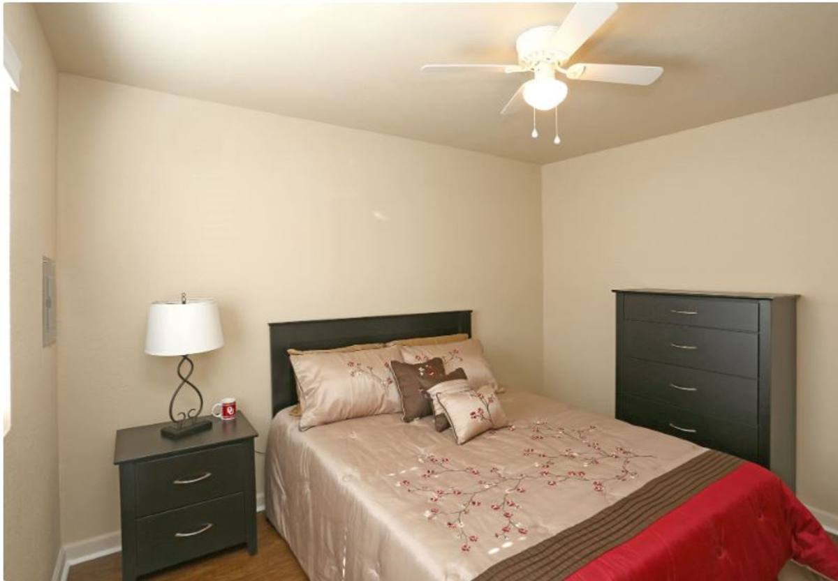 Apartment for rent at 2400 W Brooks St, Norman, OK 73069