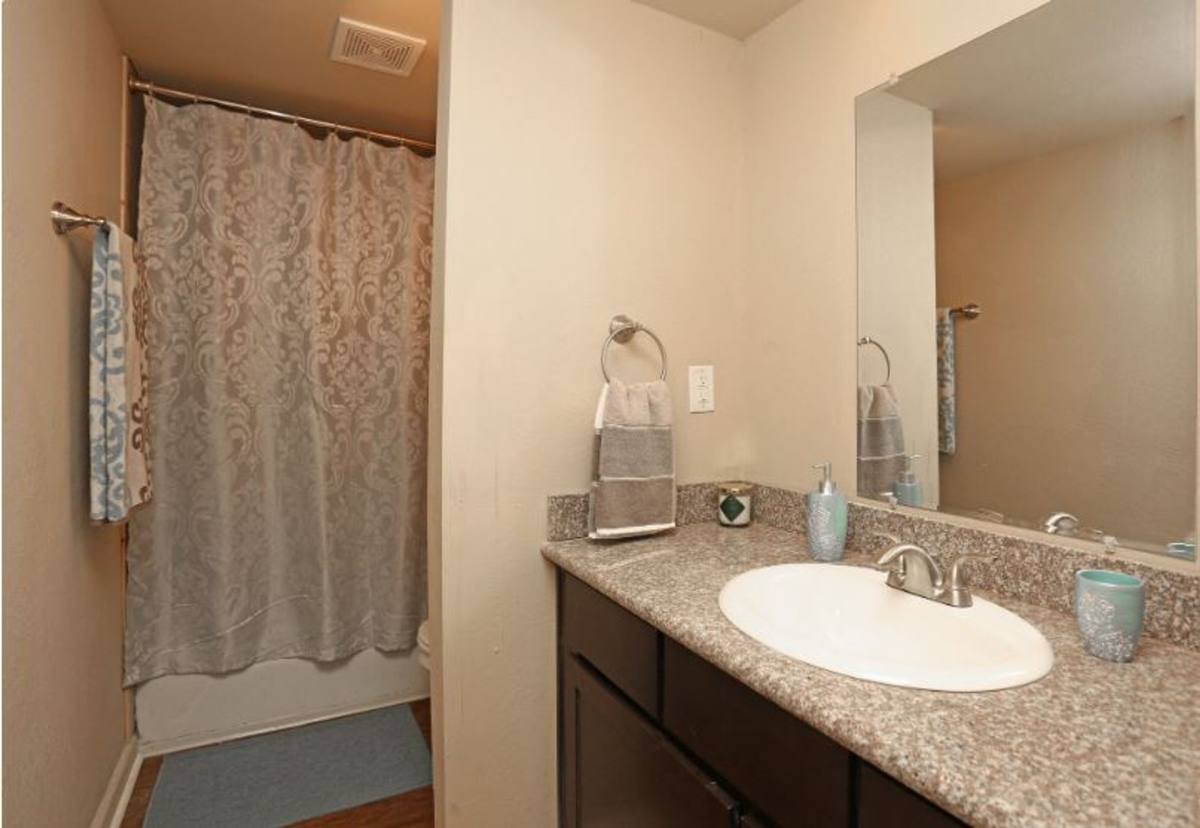 Apartment for rent at 2400 W Brooks St, Norman, OK 73069