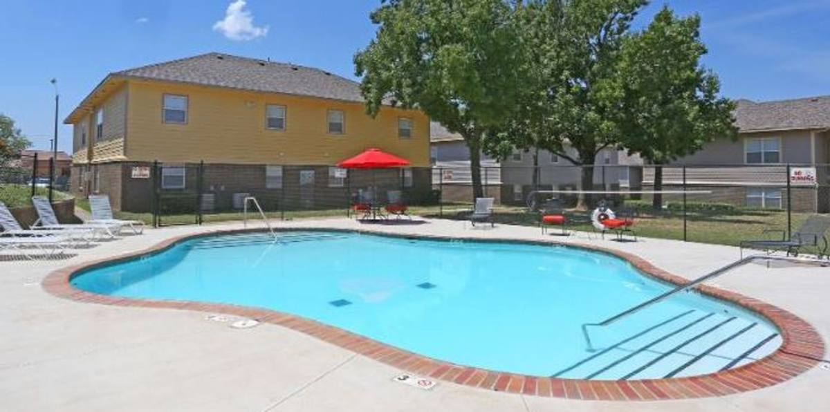 Apartment for rent at 2400 W Brooks St, Norman, OK 73069