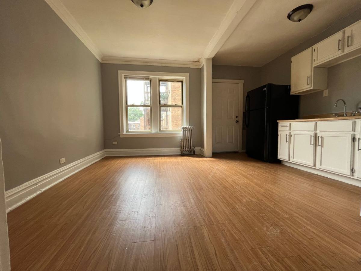 Apartment for rent at 7202-08 S Michigan Ave, Chicago, IL 60619