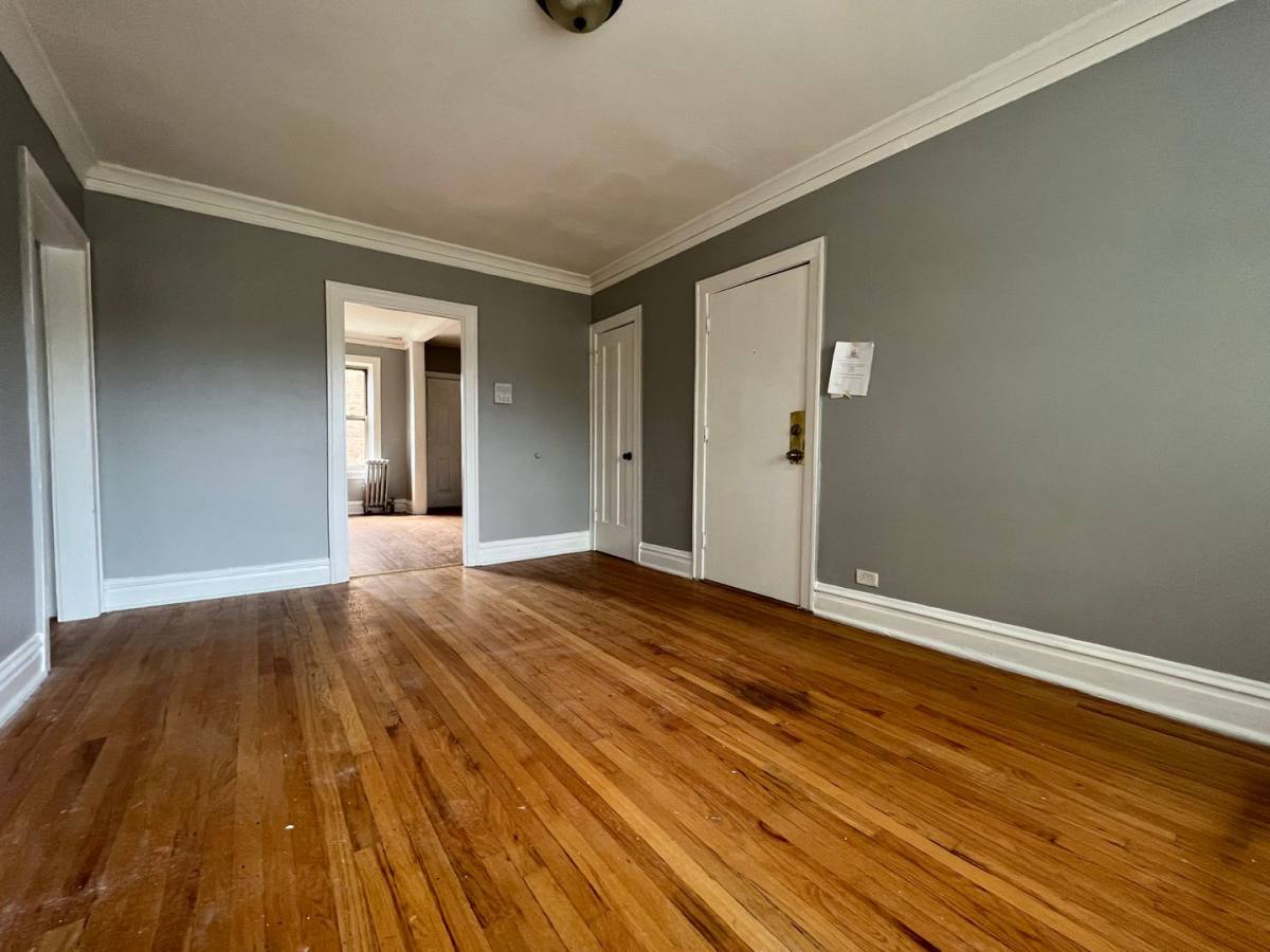 Apartment for rent at 7202-08 S Michigan Ave, Chicago, IL 60619
