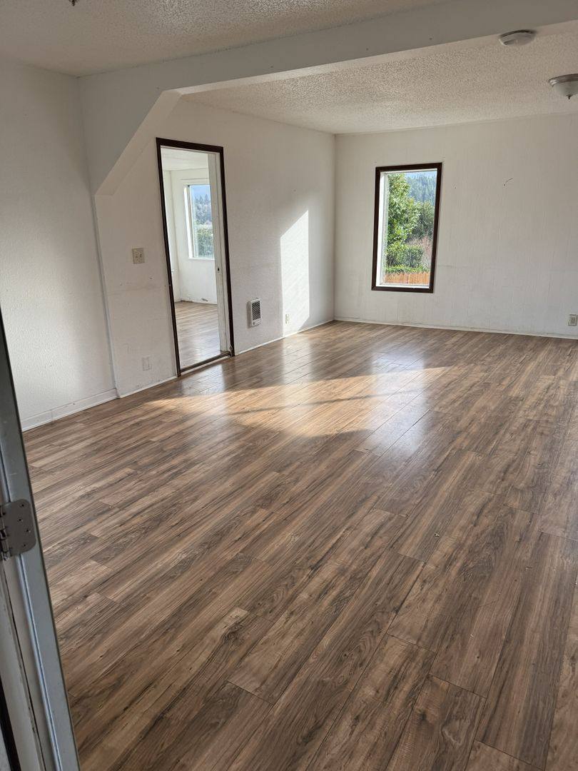 House for rent at 905 Ingersoll Ave, Coos Bay, OR 97420
