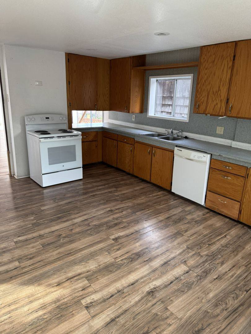 House for rent at 905 Ingersoll Ave, Coos Bay, OR 97420