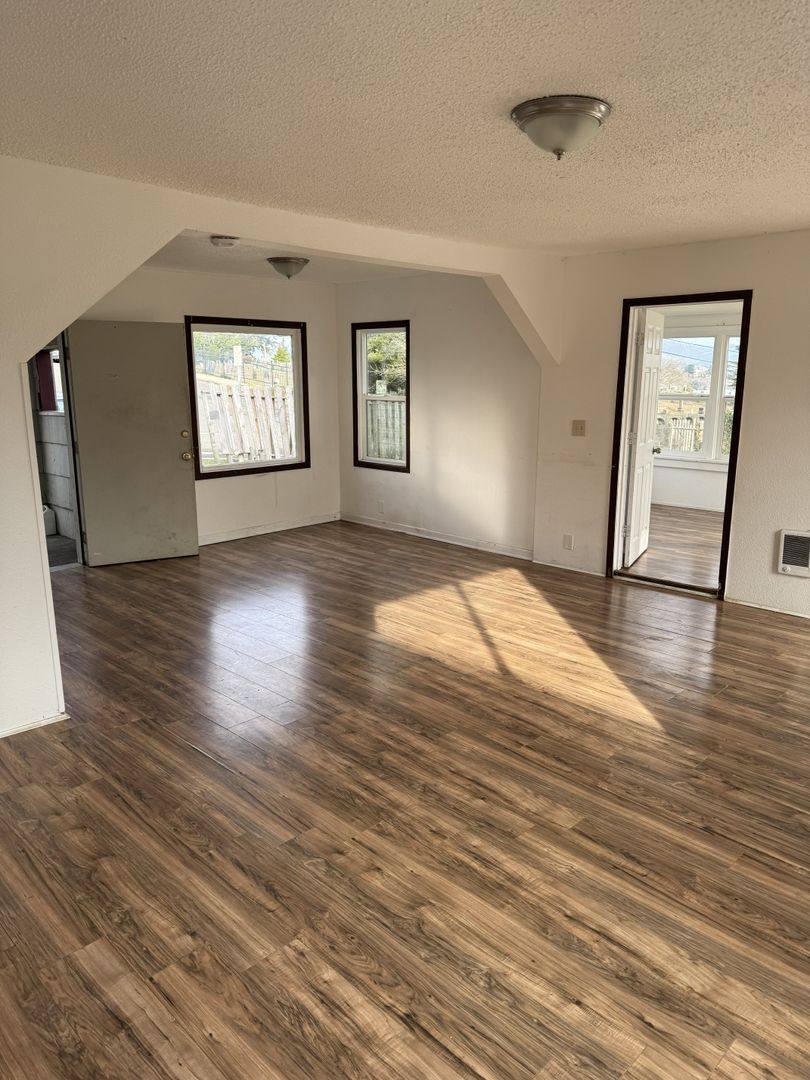 House for rent at 905 Ingersoll Ave, Coos Bay, OR 97420