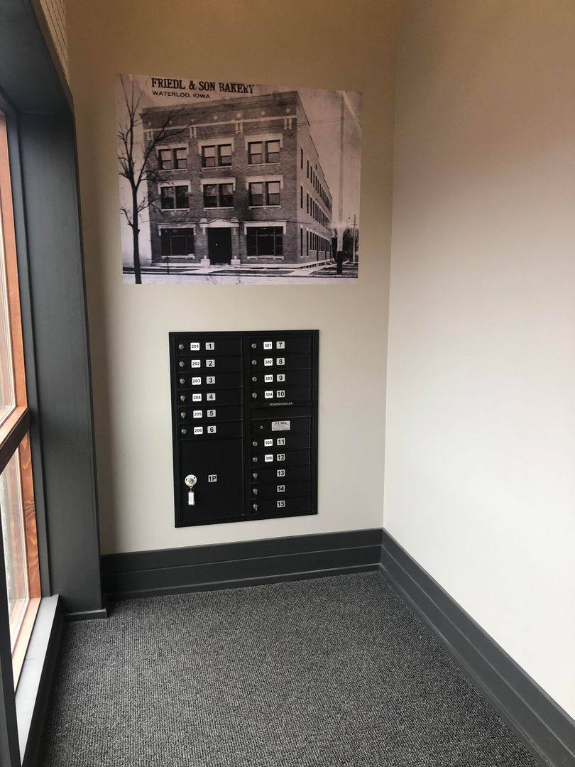 Apartment for rent at 302 Commercial St, Waterloo, IA 50701