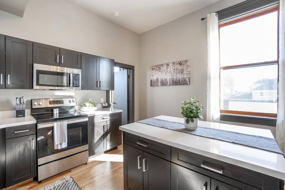 Apartment for rent at 302 Commercial St, Waterloo, IA 50701