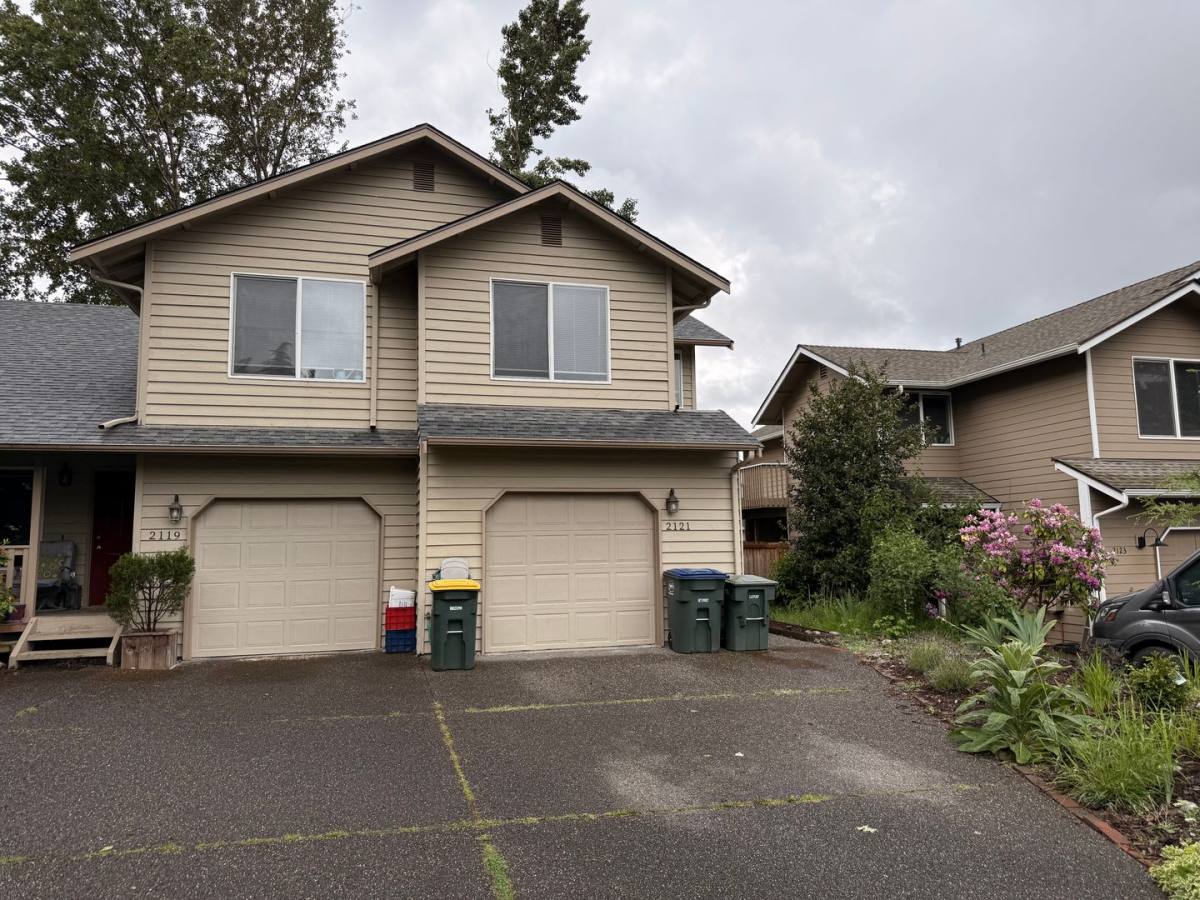 Apartment for rent at 2119 2121 Michigan St, Bellingham, WA 98229