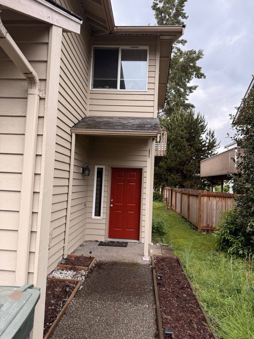 Apartment for rent at 2119 2121 Michigan St, Bellingham, WA 98229