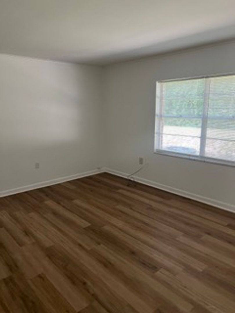 Apartment for rent at 1107 Silverton Court, Clarksville, IN 47129