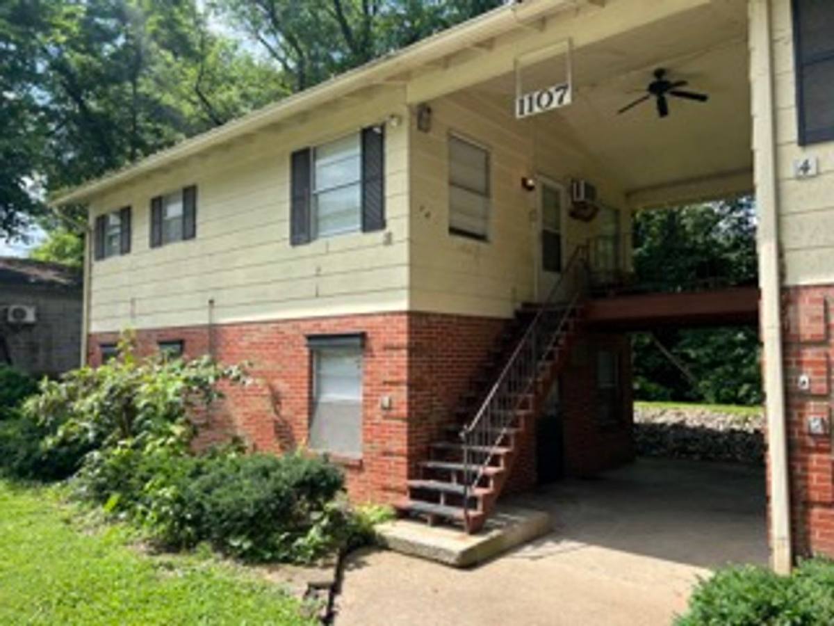 Apartment for rent at 1107 Silverton Court, Clarksville, IN 47129
