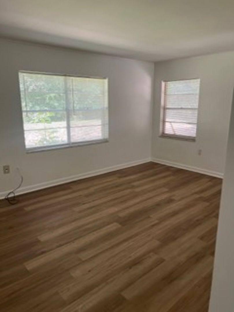 Apartment for rent at 1107 Silverton Court, Clarksville, IN 47129