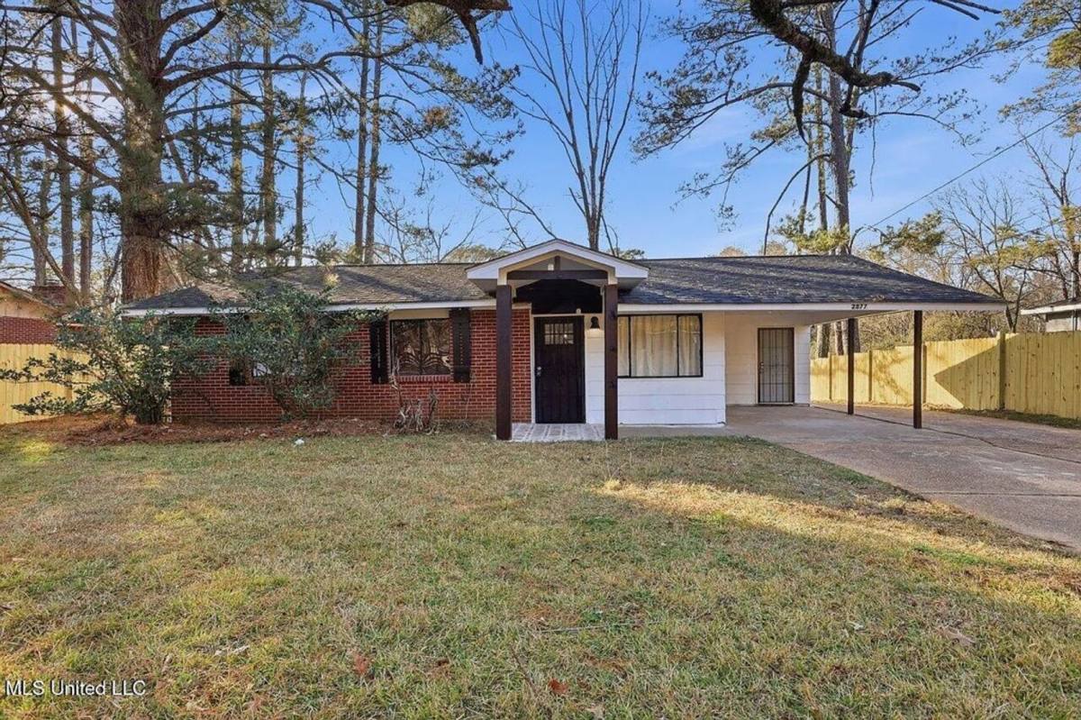 House for rent at 2877 Teresa Dr, Jackson, MS 39212