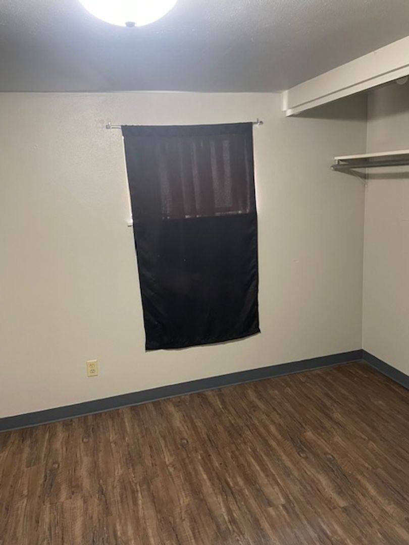 Apartment for rent at 1107 Pekin Ave, Creve Coeur, IL 61610