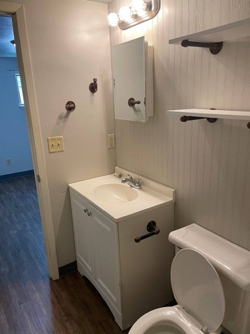 Apartment for rent at 1107 Pekin Ave, Creve Coeur, IL 61610