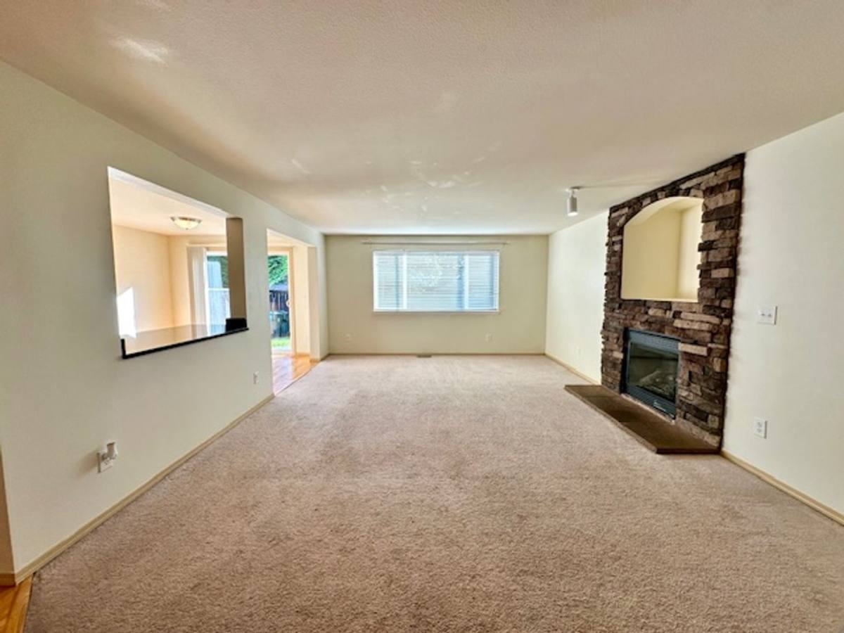 House for rent at 11447 SE 195th Place, Kent, WA 98031
