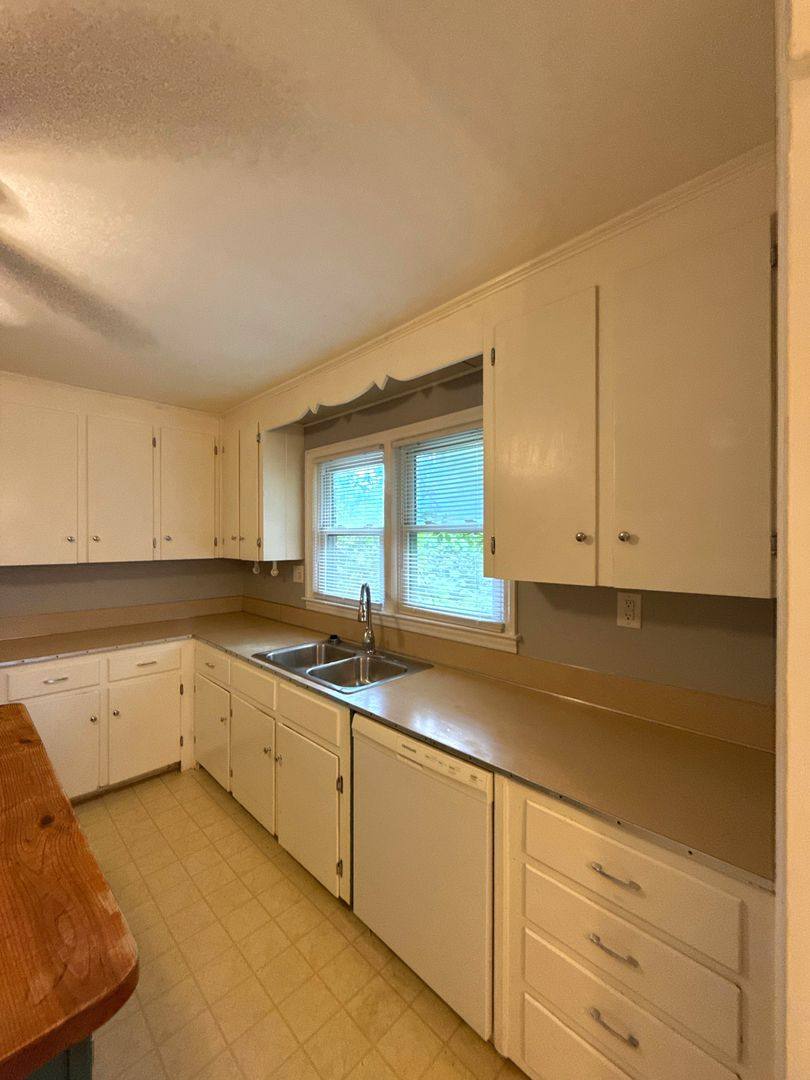 House for rent at 1969 Margate Ave, Charlotte, NC 28205