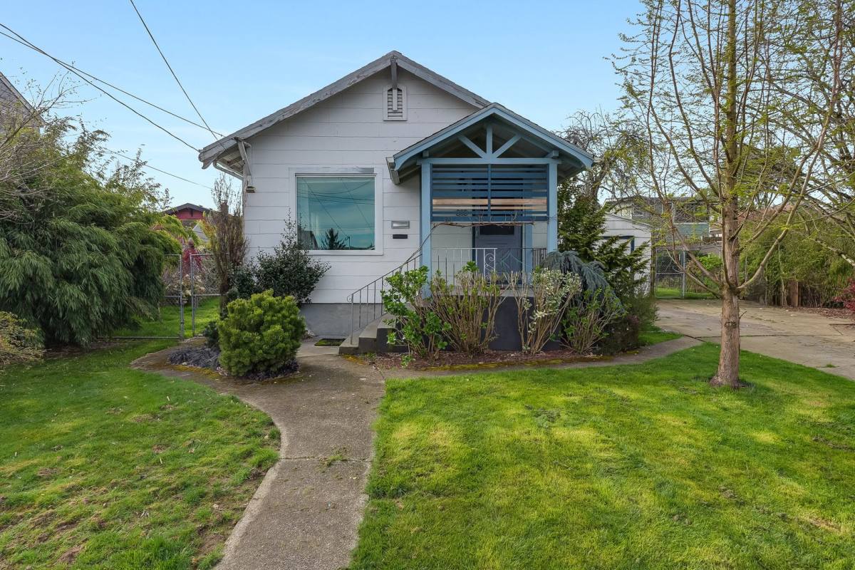 House for rent at 818 N Stafford St, Portland, OR 97217