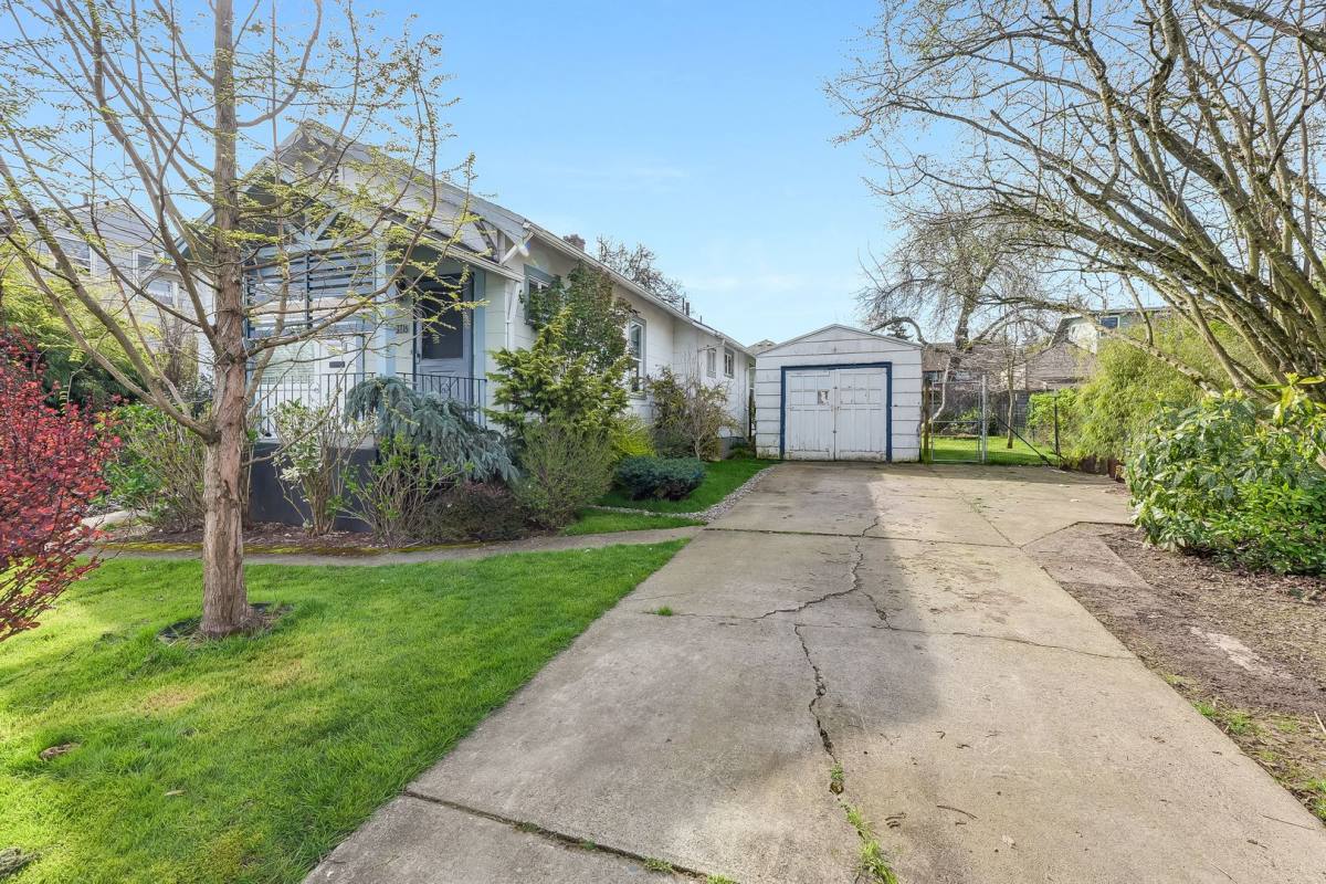 House for rent at 818 N Stafford St, Portland, OR 97217