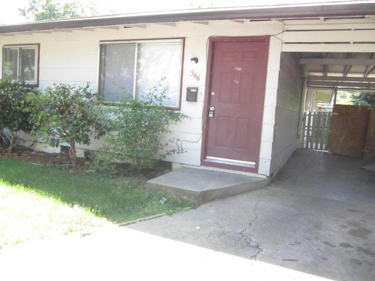 Apartment for rent at 546-548 S Ivy St, Medford, OR 97501