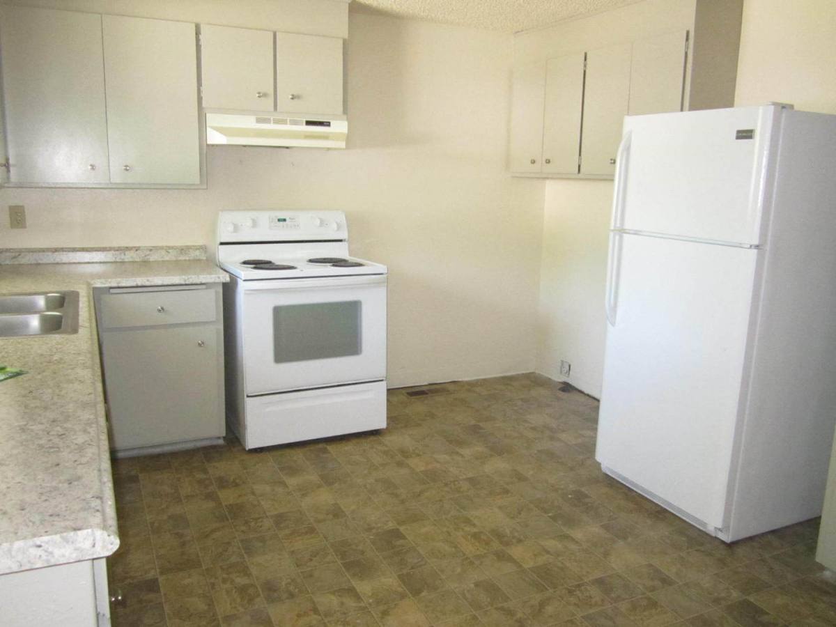 Apartment for rent at 546-548 S Ivy St, Medford, OR 97501