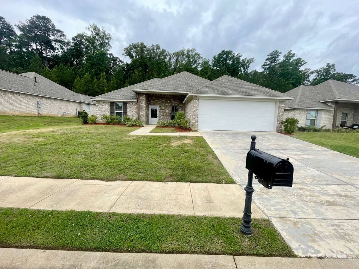 House for rent at 560 Stone Brook Place, Brandon, MS 39042