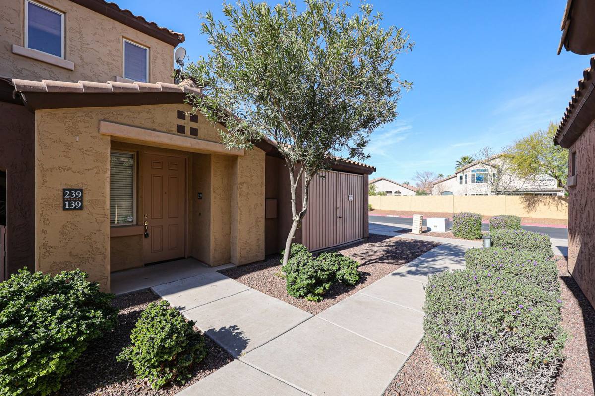 Townhouse for rent at 250 W Queen Creek Rd #239, Chandler, AZ 85248
