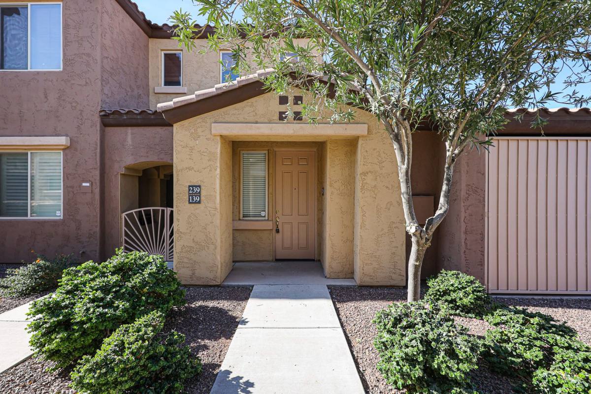 Townhouse for rent at 250 W Queen Creek Rd #239, Chandler, AZ 85248