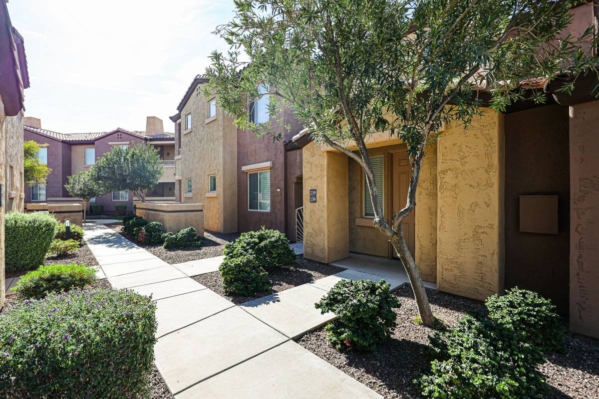 Townhouse for rent at 250 W Queen Creek Rd #239, Chandler, AZ 85248