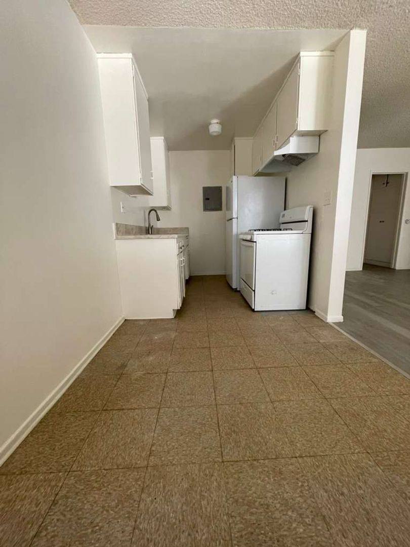 Apartment for rent at 120 S Boyle Ave, Los Angeles, CA 90033