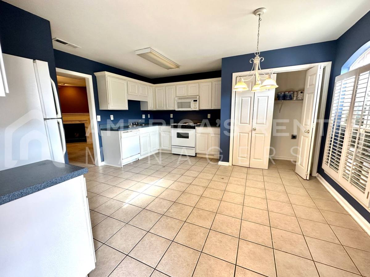 Townhouse for rent at 165 Rocky Ridge Dr, Helena, AL 35080