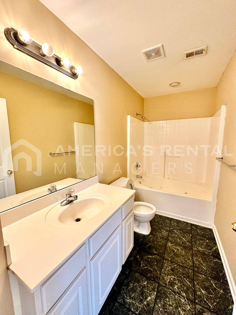 Townhouse for rent at 165 Rocky Ridge Dr, Helena, AL 35080