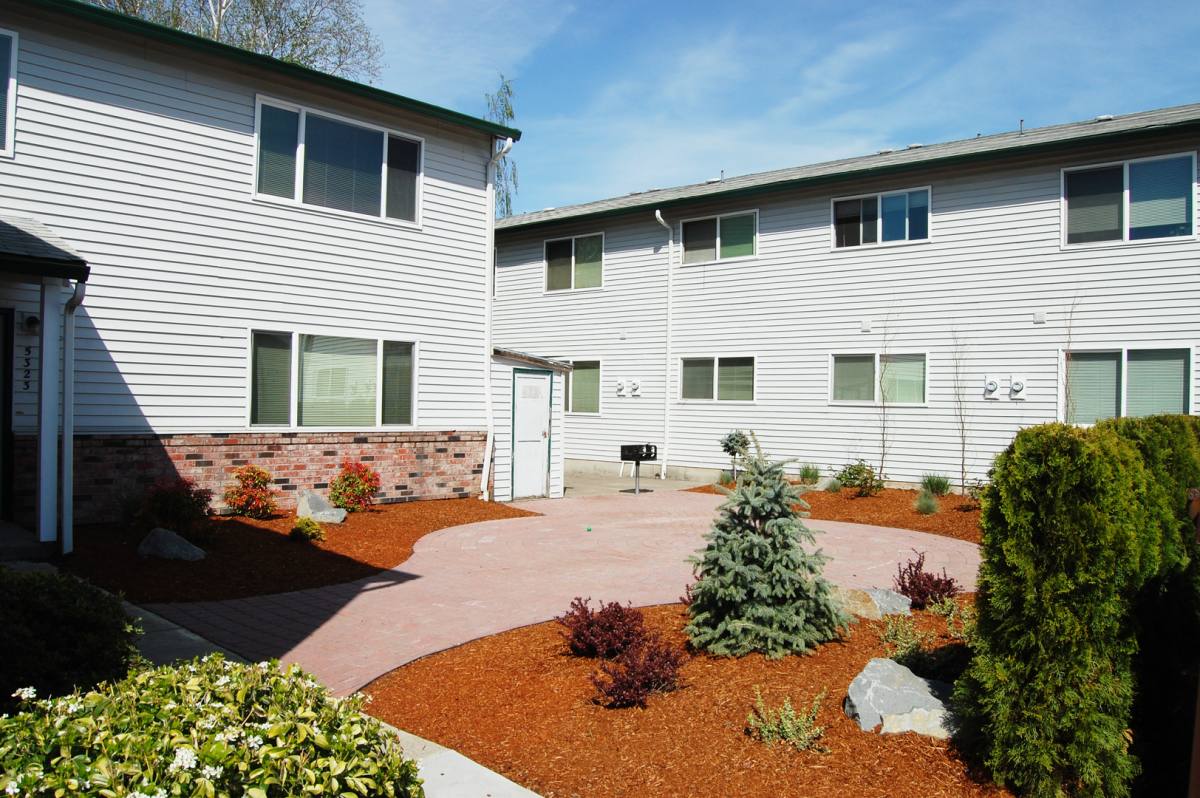 Apartment for rent at 3725-51 SE 54th, Portland, OR 97206