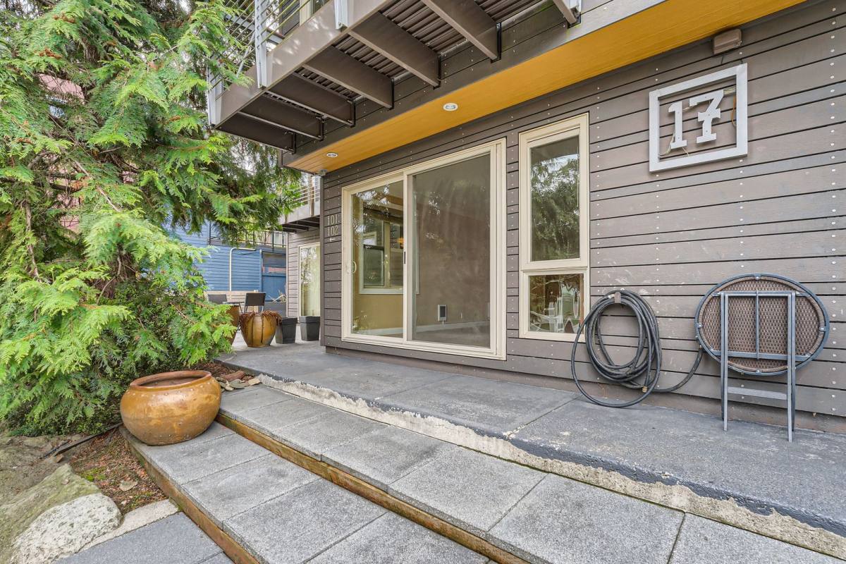 Apartment for rent at 17 Etruria St, Seattle, WA 98109