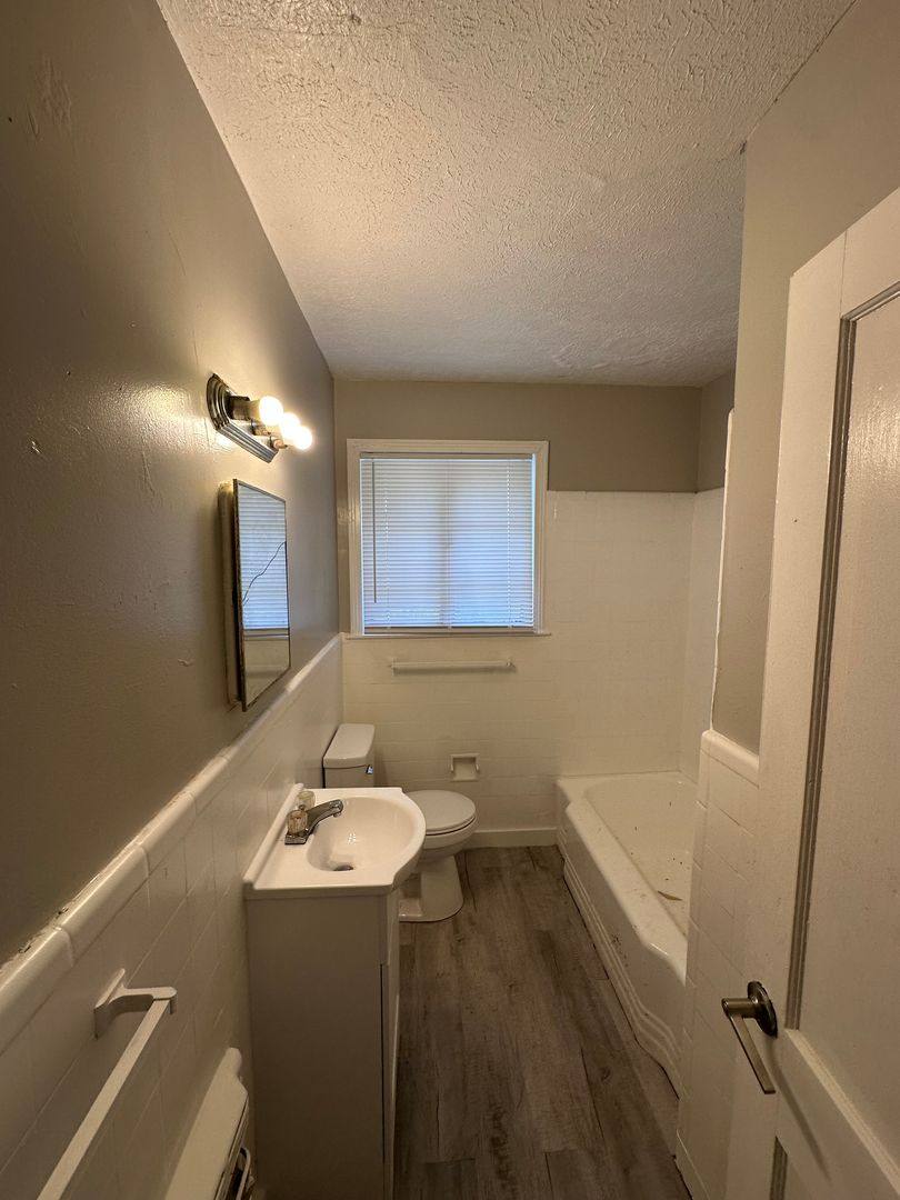 House for rent at 332 Melbourne Rd, Jackson, MS 39206