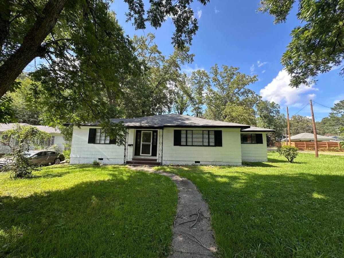 House for rent at 332 Melbourne Rd, Jackson, MS 39206