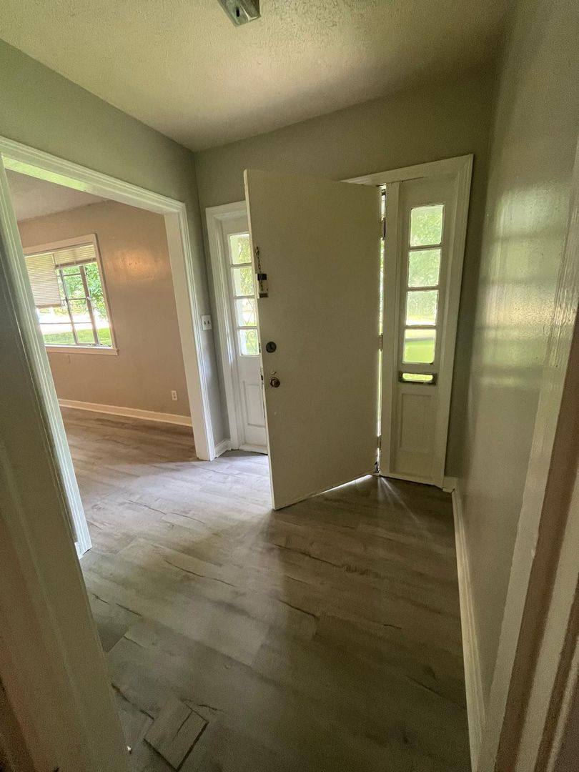House for rent at 332 Melbourne Rd, Jackson, MS 39206