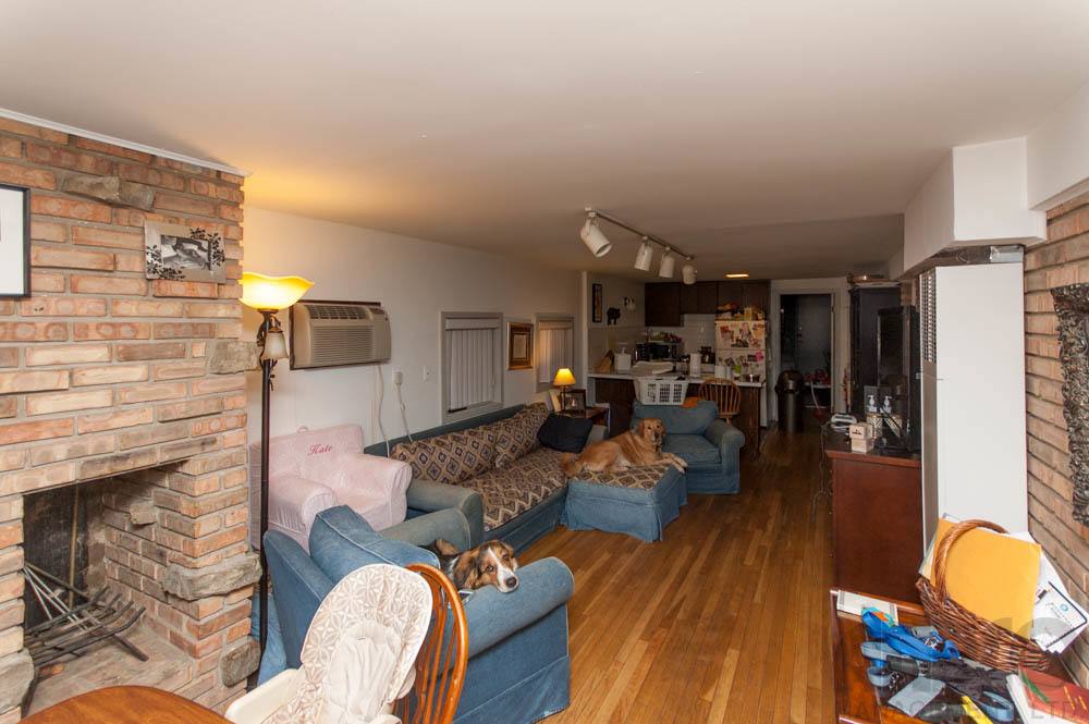 Apartment for rent at 831 W Wrightwood Ave, Chicago, IL 60614