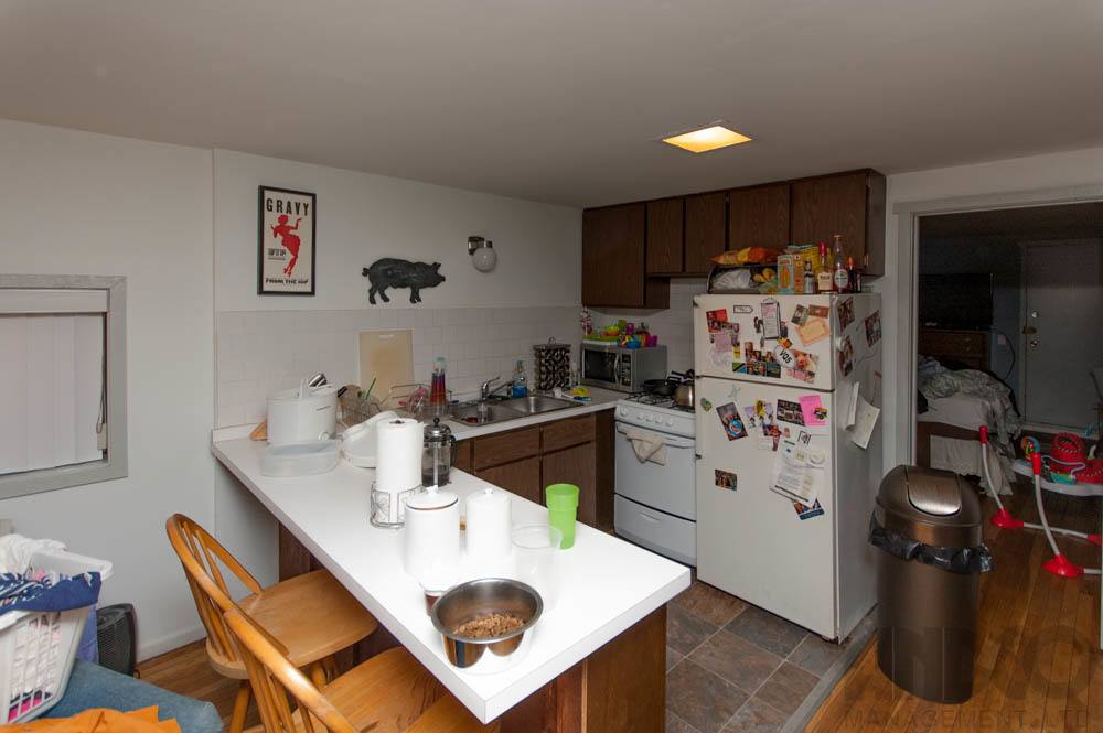 Apartment for rent at 831 W Wrightwood Ave, Chicago, IL 60614