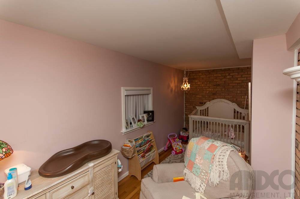 Apartment for rent at 831 W Wrightwood Ave, Chicago, IL 60614